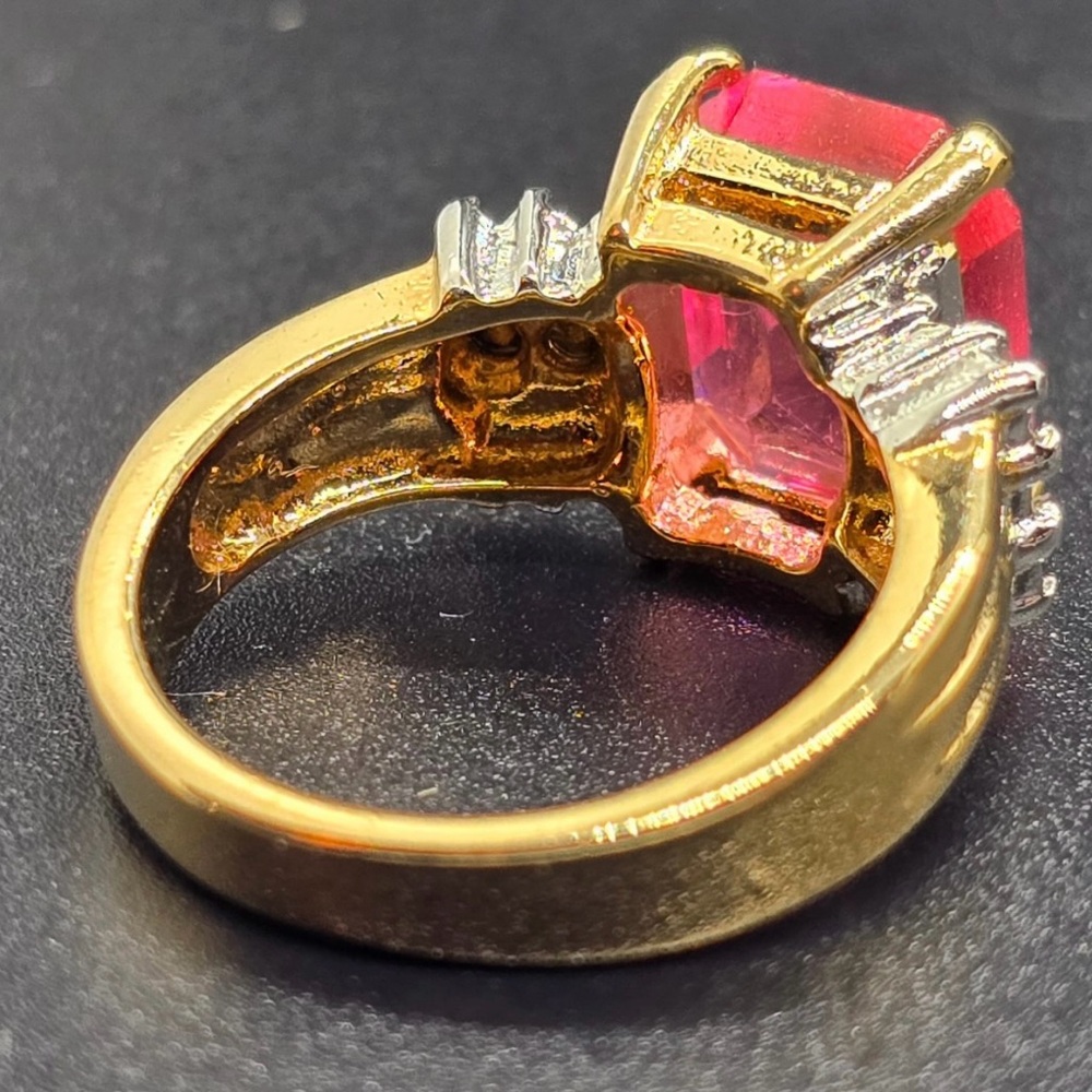 Elegant Gold and Pink Gemstone Ring